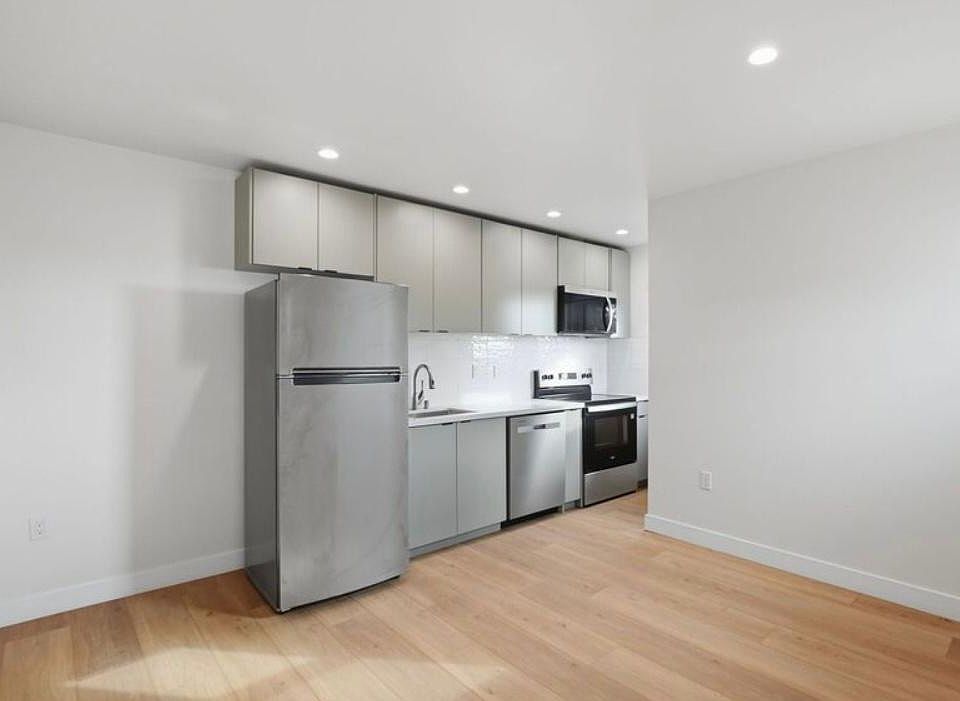 1st image of 2745 Broadway #2735
