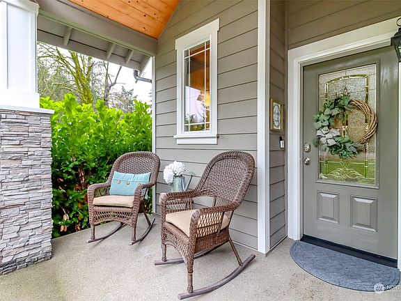 2nd image of 3316 38th Avenue NW