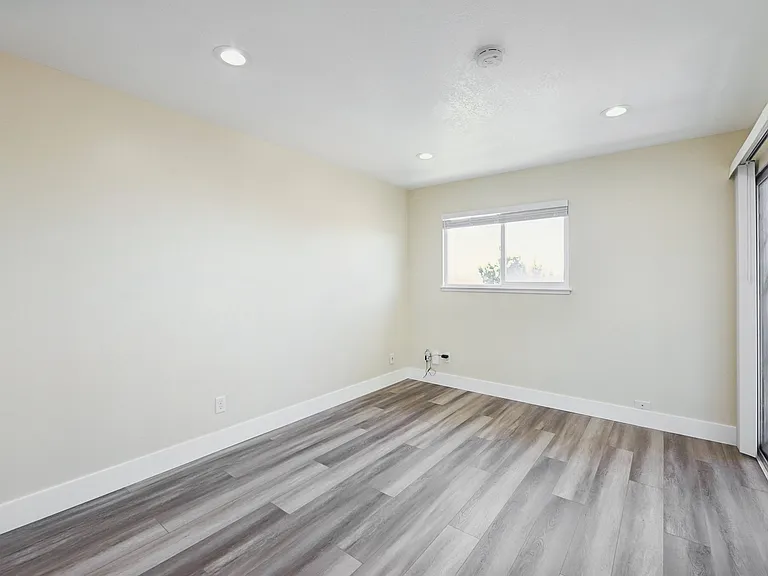 1406 Henry Street — Photo 28