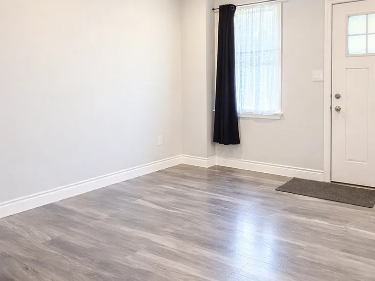 1008 Albert Rd — Photo 5