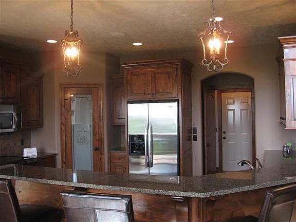 3rd image of 6609 S Whitechurch Cir