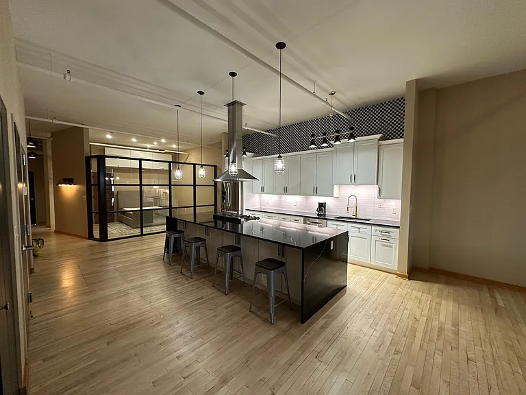 109 E 17th St #302 — Photo 13