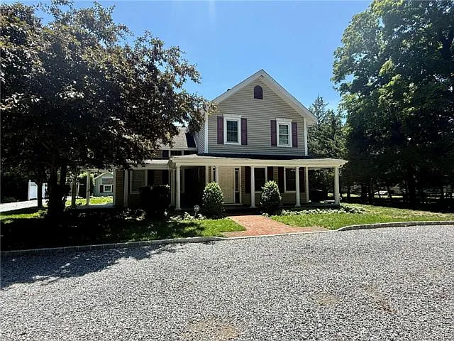 496 N Country Rd — Photo 1