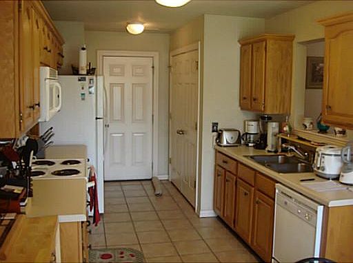 5th image of 520 N Topaz St