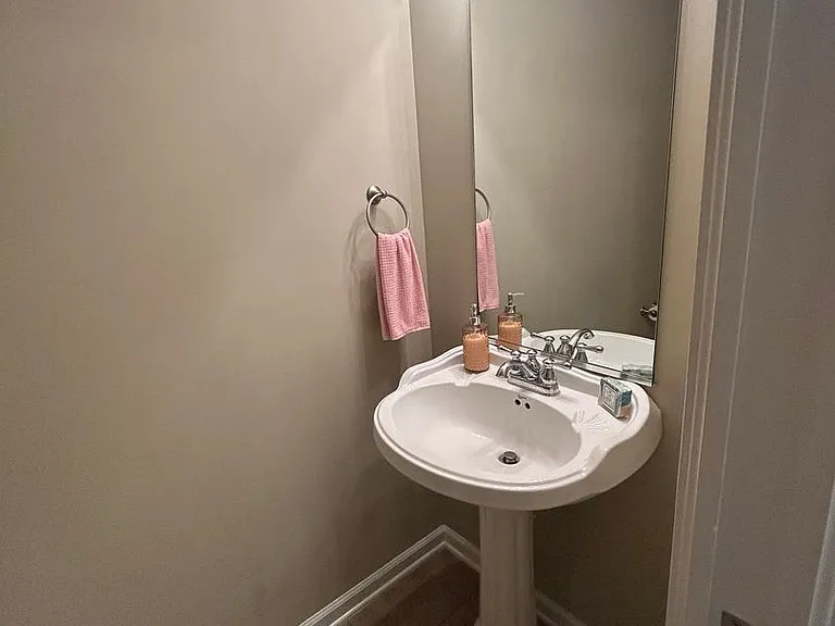 127 Winterberry Way — Photo 8