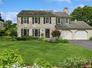 826 Dundee Ave, Barrington, IL 60010