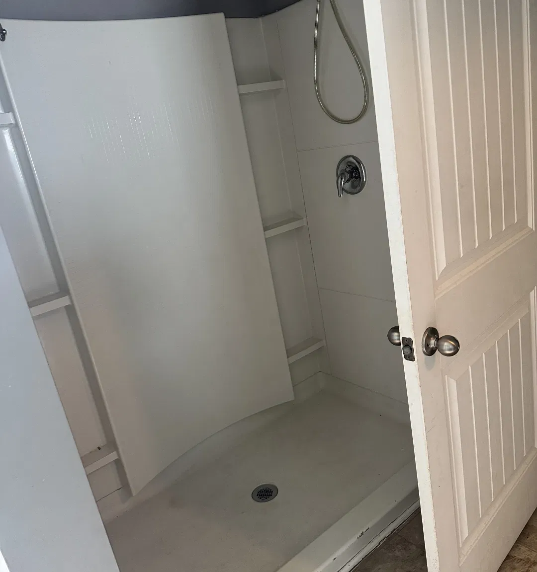 5 bed, 3654 sqft, $2,800 — Photo 3