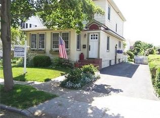 25 Hollywood Ave, Massapequa, NY 11758