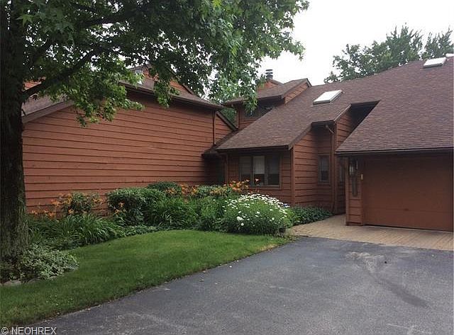 1st image of 25892 Fairmount Blvd