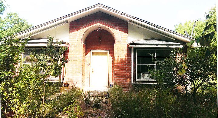 Front of country home