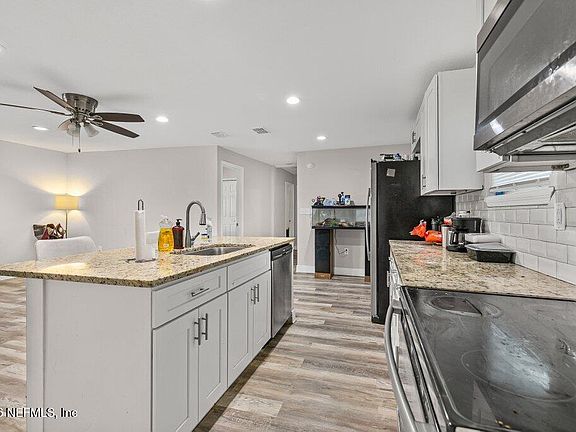 5th image of 600 Lemon St #600