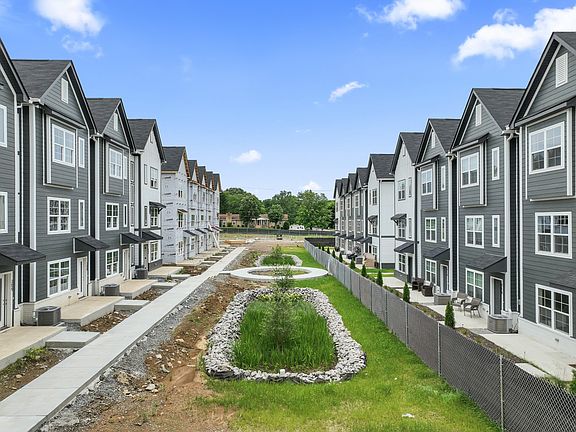 4th image of 700 N Dupont Ave Lot 315-75