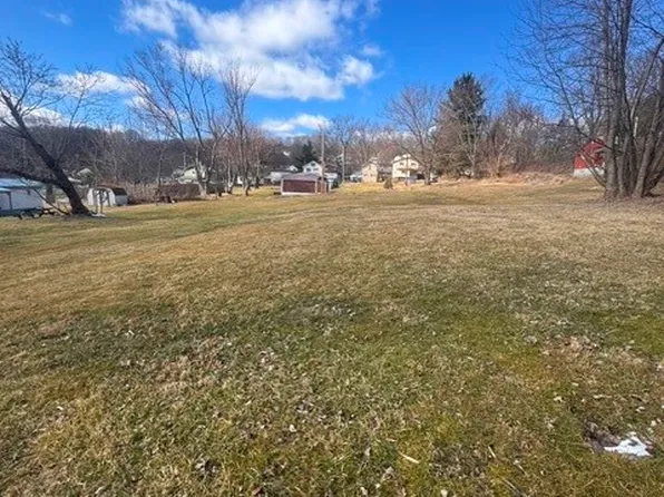 820 N 5th Ave, Indiana, PA 15701