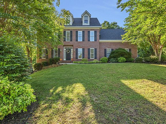 2nd image of 1801 Lakemont Ln
