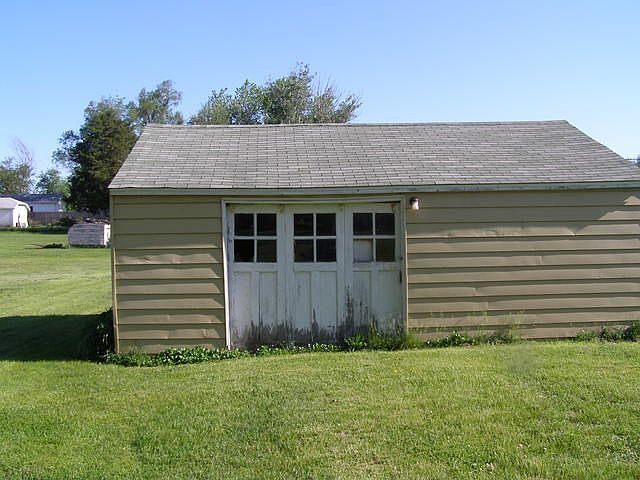 2nd image of 522 E 10th Ave