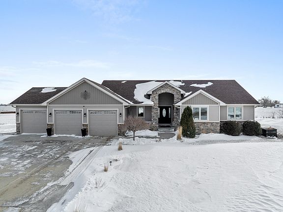 2nd image of 608 6th Ave NE
