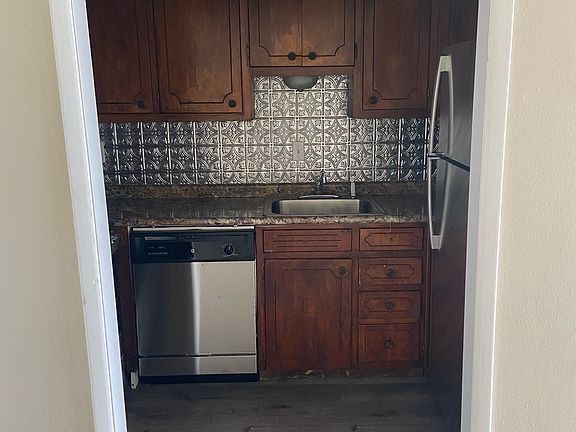 5th image of 1320 18th Ave S APT C5