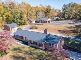 212 Norma Ln, Advance, NC 27006
