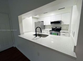 12124 Saint Andrews Pl APT 305, Hollywood, FL 33025