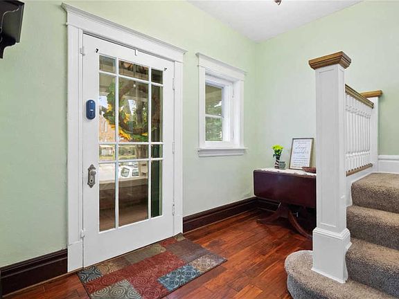 3rd image of 4959 Columbia Ave