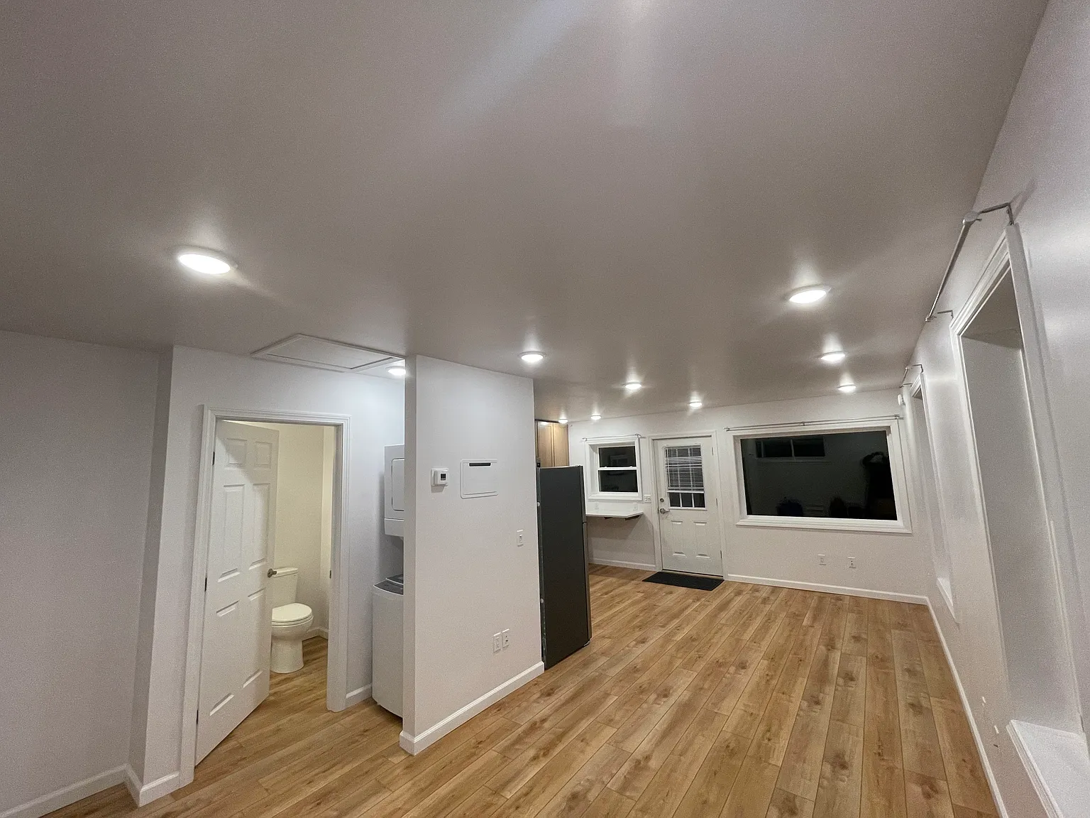 Studio, 400 sqft, $1,500 — Photo 3