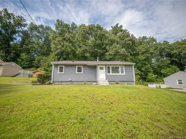 16 Trading Cove Drive, Norwich, CT 06360