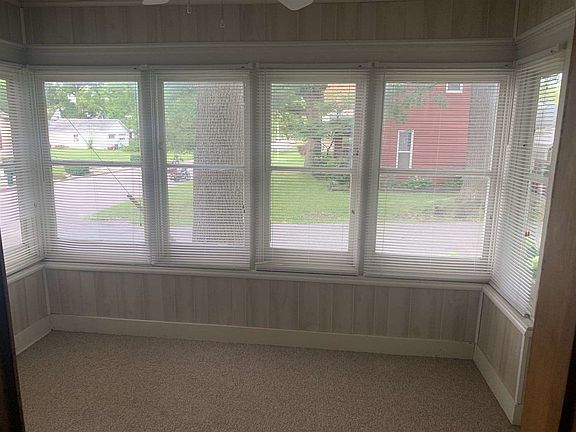3rd image of 403 E Elm St