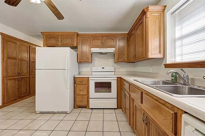 14028 S Anderson Rd — Photo 5