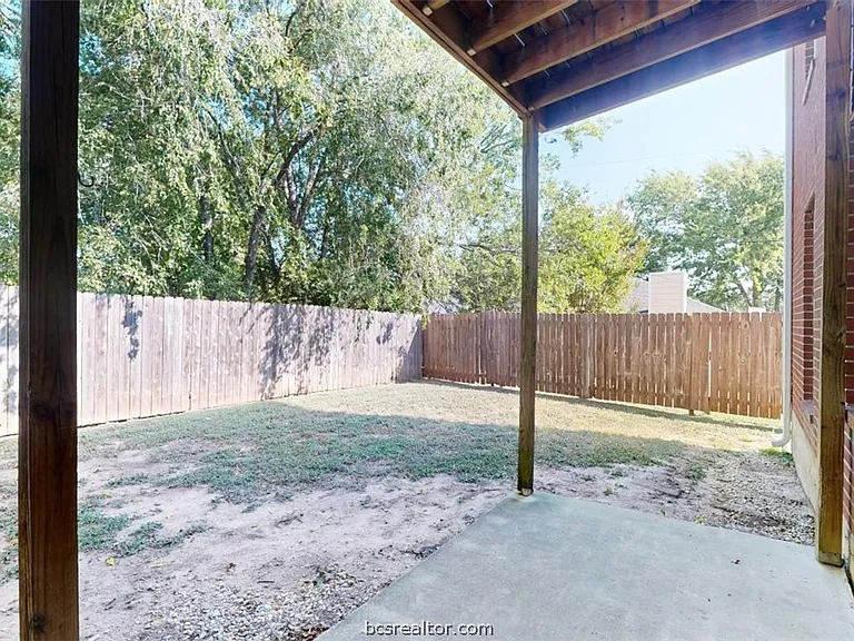 1513 Hollowhill Dr #B — Photo 19