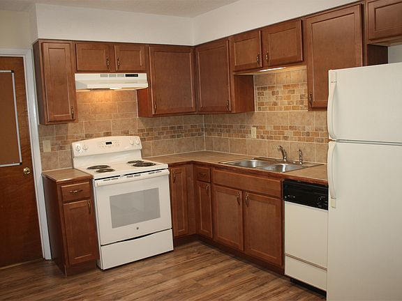 5th image of 530 Schneider Dr APT C