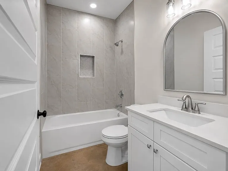 1370 Dow Pl — Photo 5
