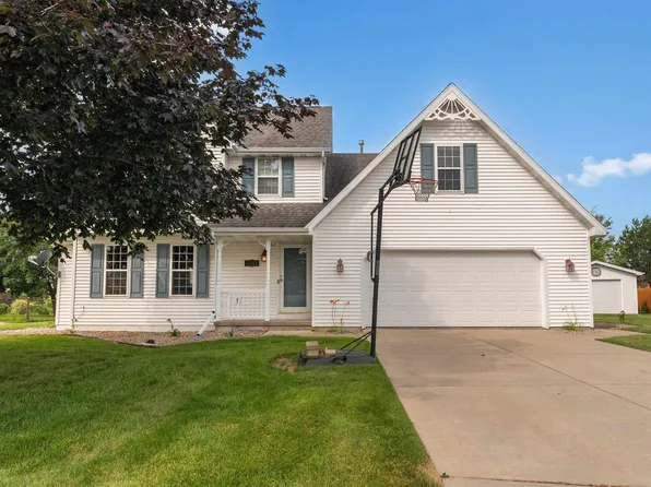 1342 S Carrington Ln, De Pere, WI 54115