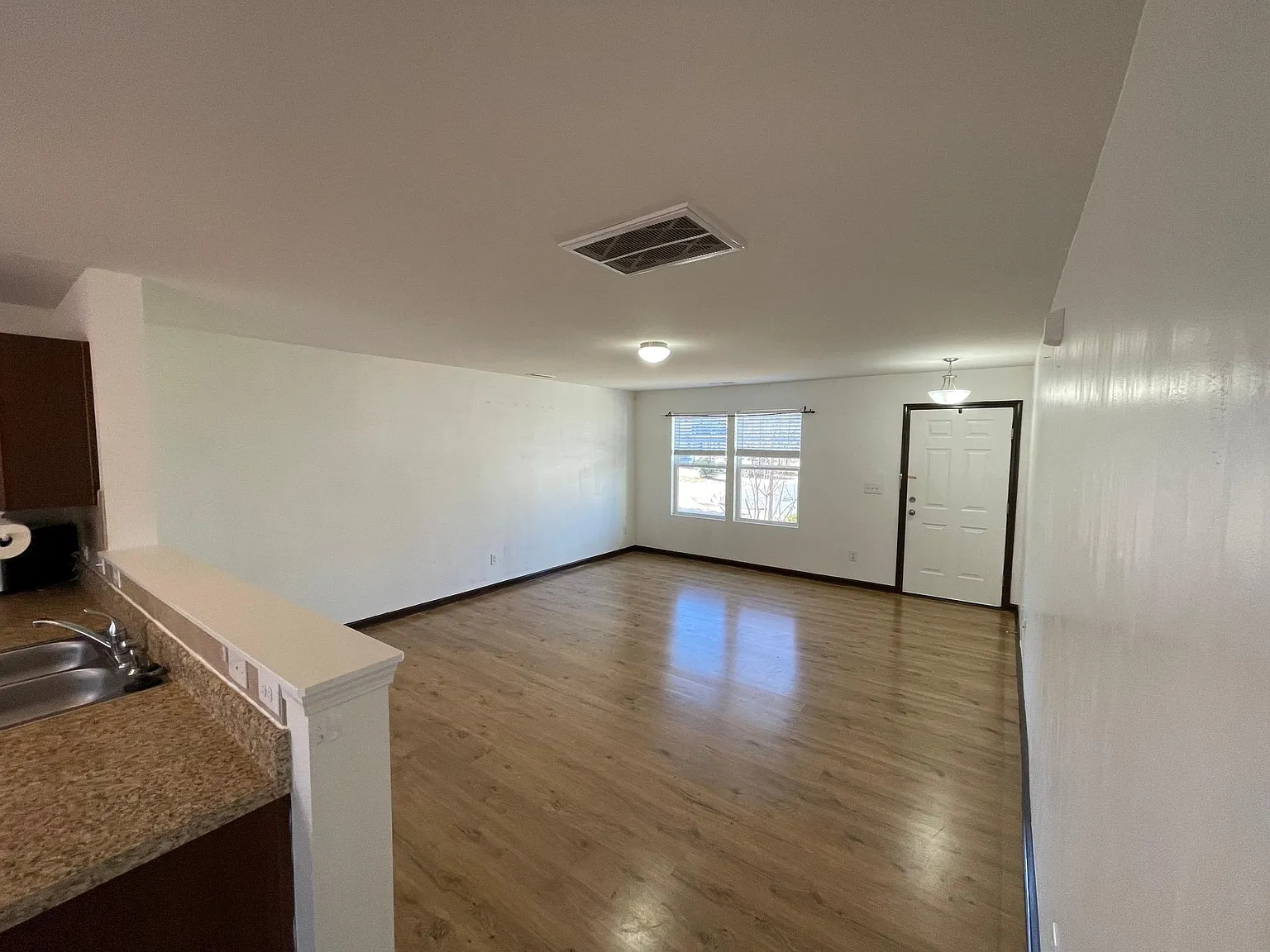 3654 Creekside Dr — Photo 4
