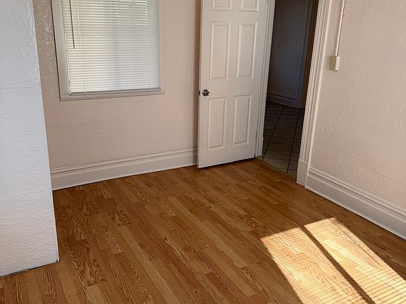2nd image of 1128 S San Joaquin St