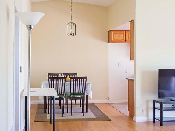 3rd image of 210 S Mentor Ave APT 11