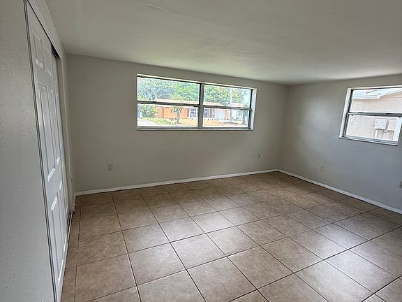 3rd image of 5114 Greenwood St