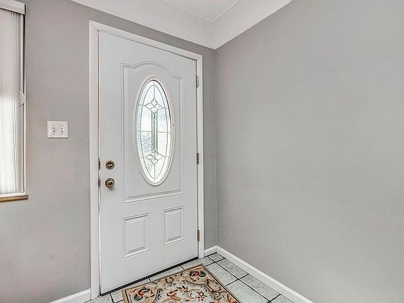 4th image of 9440 Wynnecrest Dr