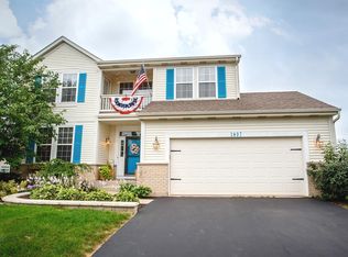 1497 Wentworth Dr, Volo, IL 60020