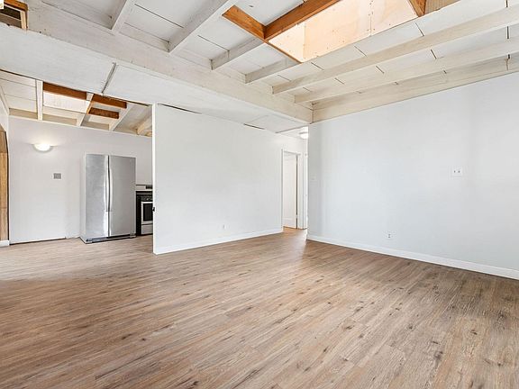 4th image of 33856 8th St