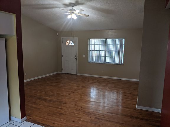 2nd image of 10817 Airview Dr