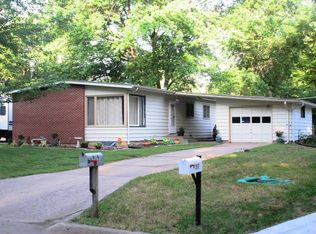 2919 SW Lane St, Topeka, KS 66611