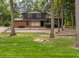 4157 Tipton Woods Dr, Adrian, MI 49221