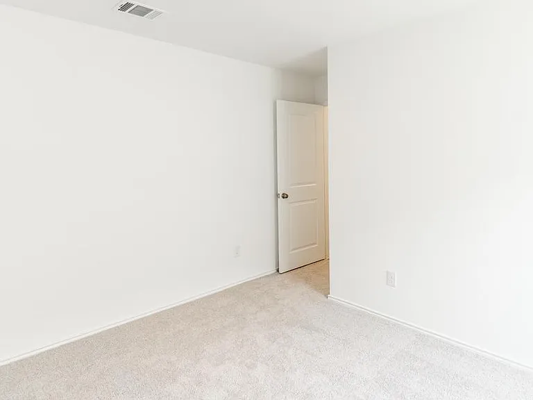 208 Skyfire St — Photo 14
