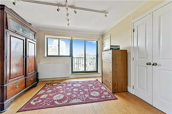Sold by Exclusive Properties Sotheby's International Realty | media 8