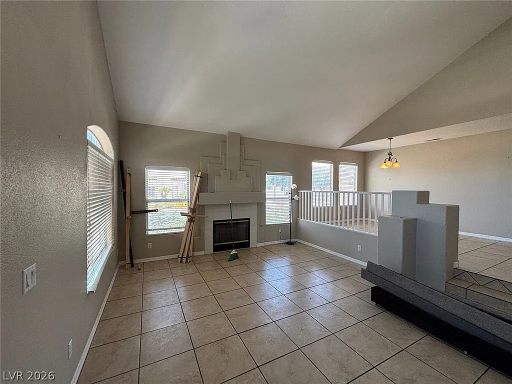 3 bed, 2.5 bath, 2264 sqft, $2,195 — Photo 4