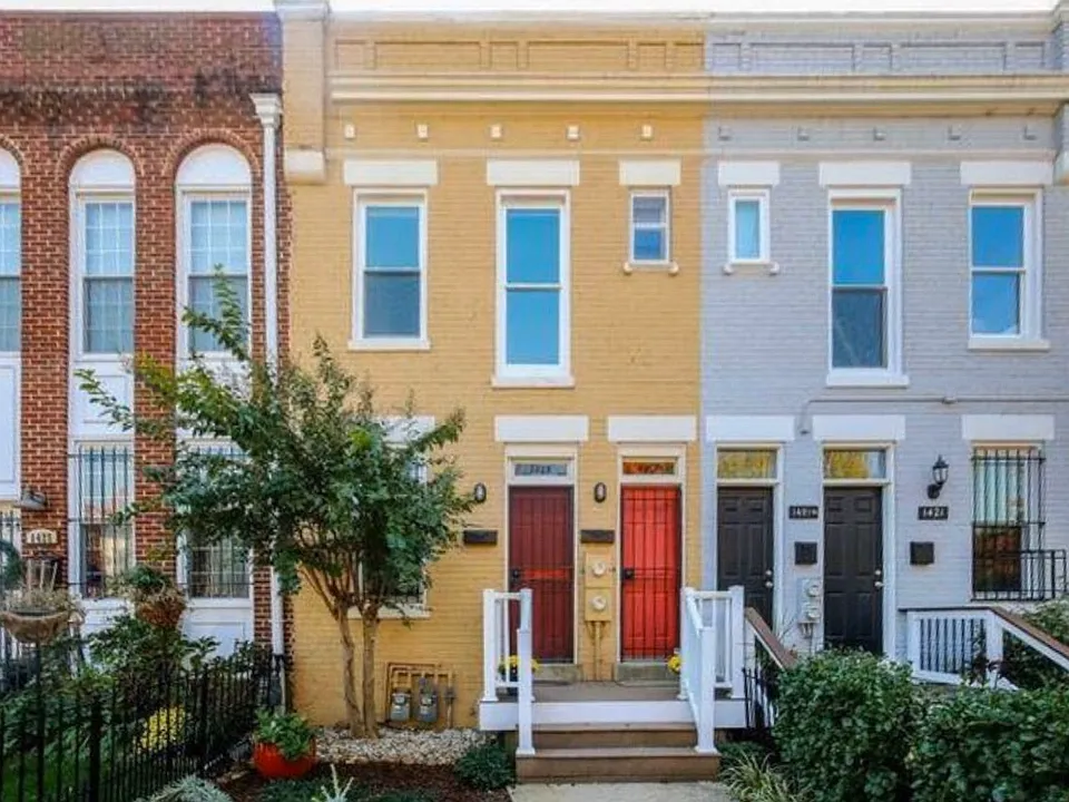 Apartment has 3 bedrooms. 2 are rented out to long term male residents that work for the government and non-profit agencies. There is no common living room in this apartment. Each residents has thier own private bedroom and shares the kitchen and bathroom