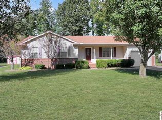 68 Cambridge Dr, Murray, KY 42071