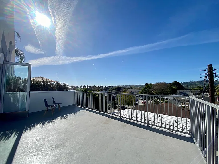 5300 W Adams Blvd #303 — Photo 14