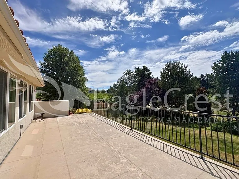 44 Vinehill Dr — Photo 75