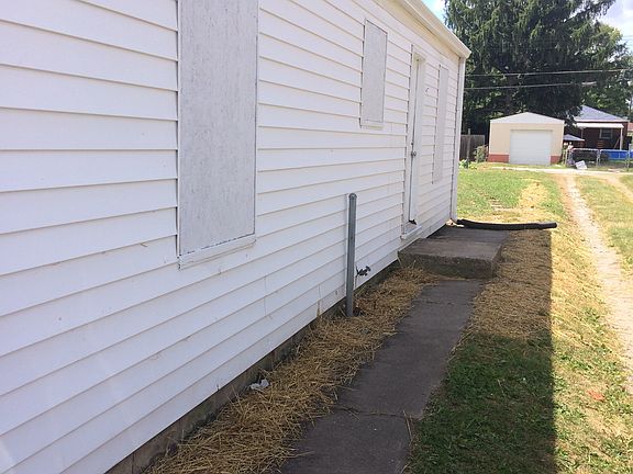4th image of 1820 N Belleview Pl